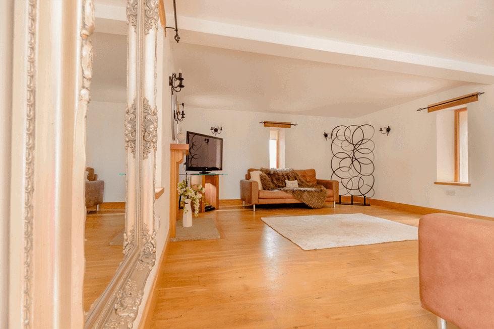 Brick Barn, Dingestow Court, Dingestow, Monmouthshire, NP25 4DY