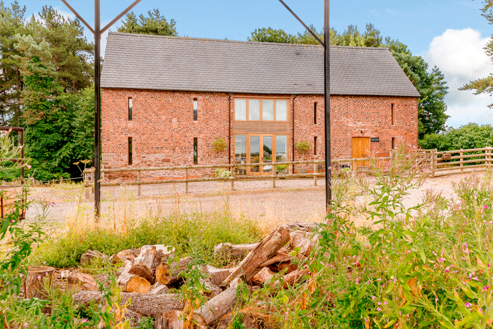 Brick Barn, Dingestow Court, Dingestow, Monmouthshire, NP25 4DY