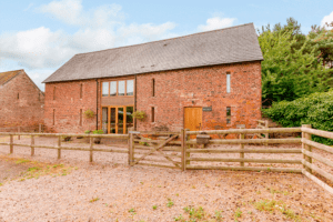 Brick Barn, Dingestow Court, Dingestow, Monmouthshire, NP25 4DY