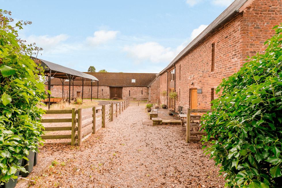 Brick Barn, Dingestow Court, Dingestow, Monmouthshire, NP25 4DY
