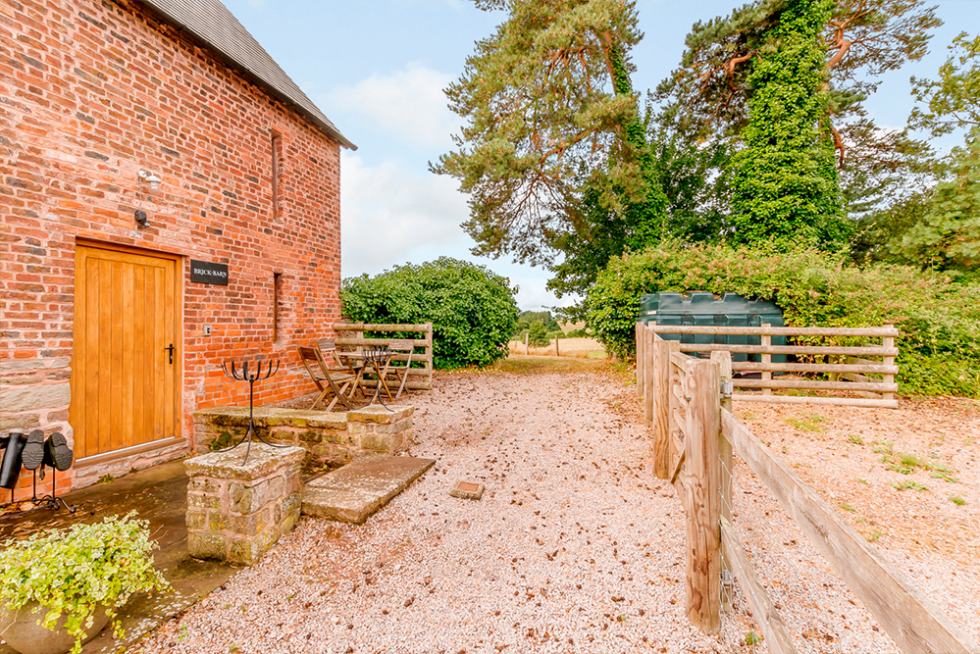 Brick Barn, Dingestow Court, Dingestow, Monmouthshire, NP25 4DY
