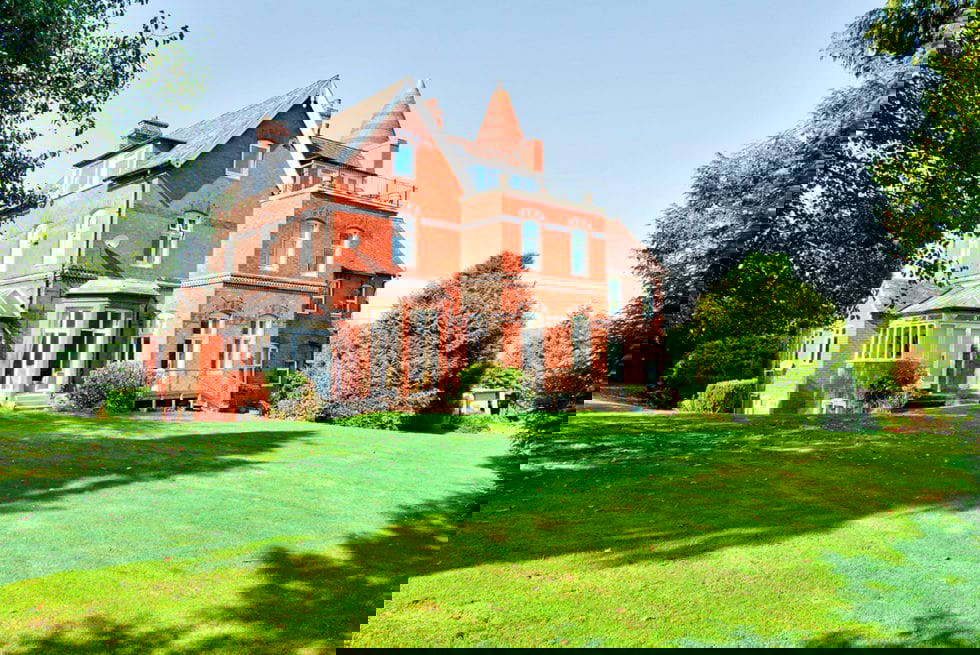 6 Leddington Court, Ross Road, Ledbury, HR8 2LP Bespoke Property