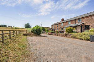 Bromley Cottages, Hoarwithy, Herefordshire, HR2 6QN